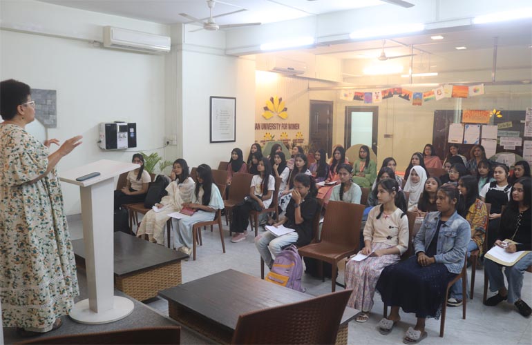 AUW Laboratory School Year 2025 & Report Card Distribution Notice